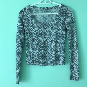 Long sleeve crop-top